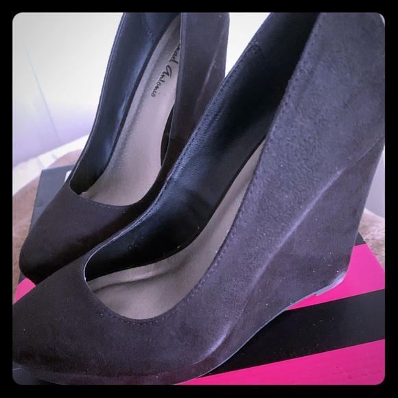 NEW Michael Antonio Anabel Wedge Shoes❤️👠🖤 - Picture 1 of 4